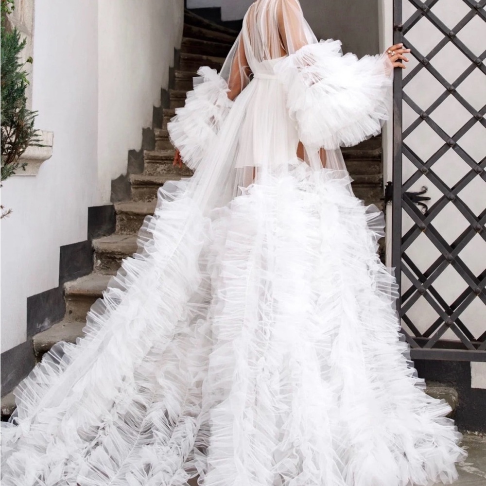 Elegant White Wedding Dress